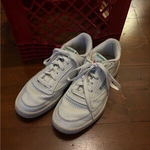Reebok White Sneakers Classic Low-Top Design